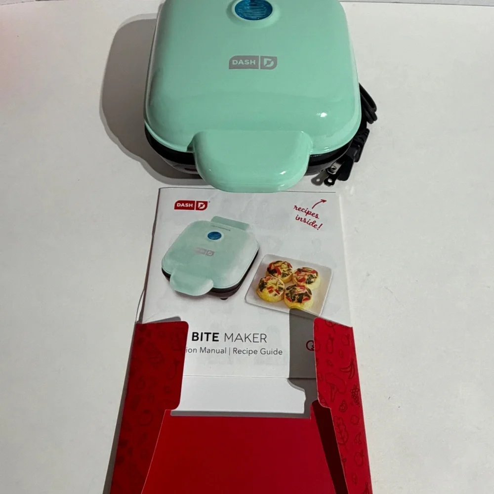 DASH Egg Bite Maker Teal NEW Open Box  4 Silicone Molds Manual Recipes 420 watts